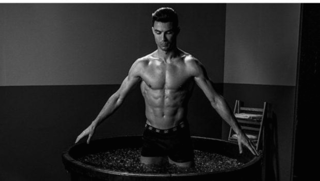 Cristiano Ronaldo in criocamera per recupero muscolare - prevenzione infortuni e routine di recupero avanzata